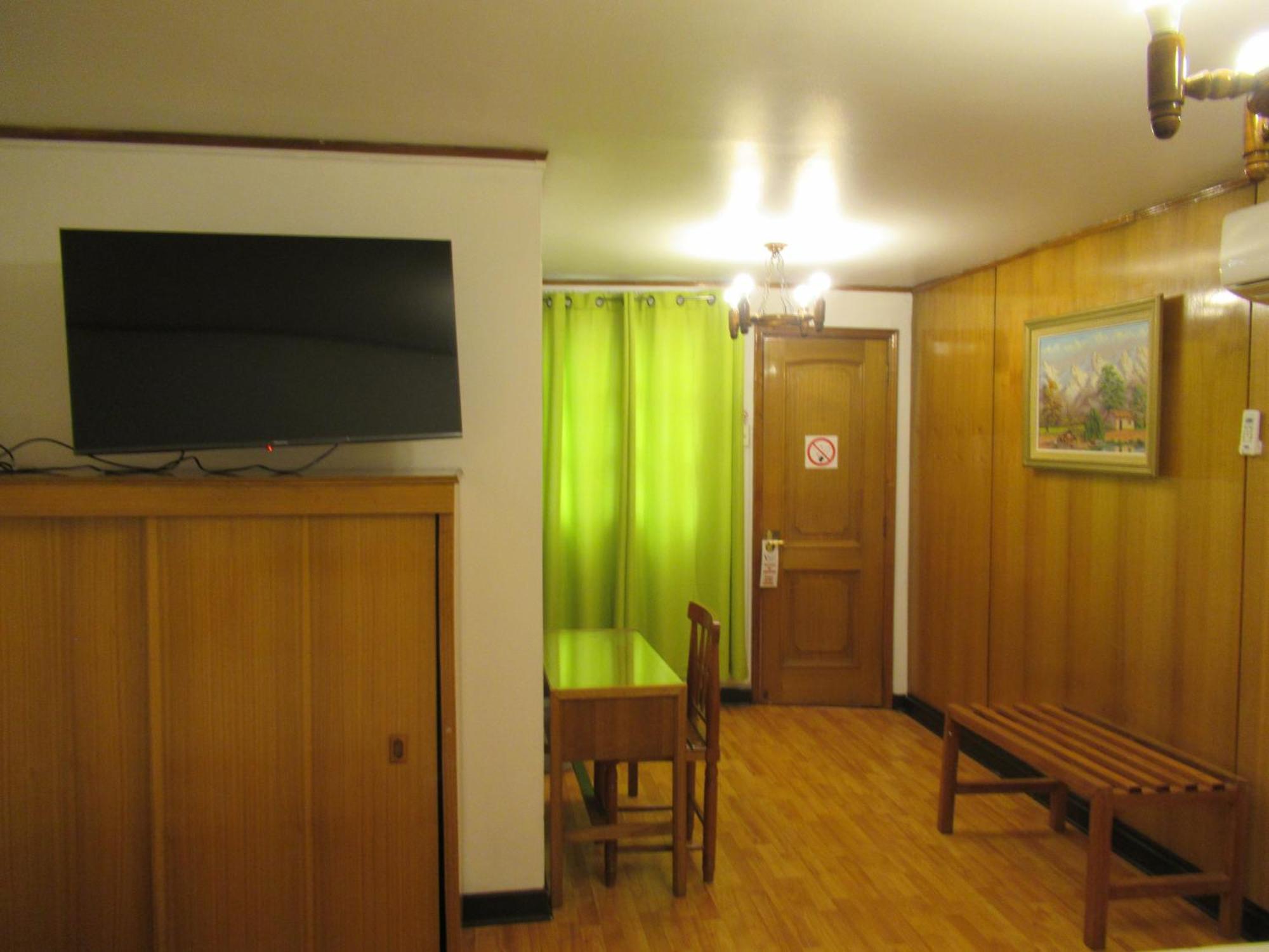 Hotel Vegas Сантяго Екстериор снимка